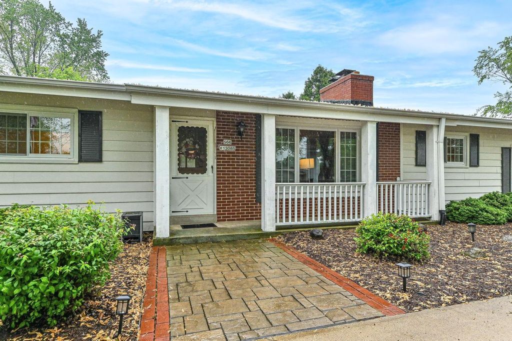 S66W13085 Somerset DRIVE, Muskego, WI 53150