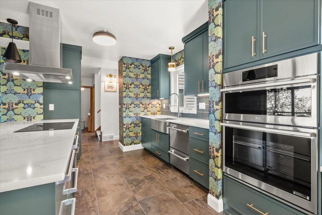 2825 NICOLET DRIVE, Green Bay, WI 54311