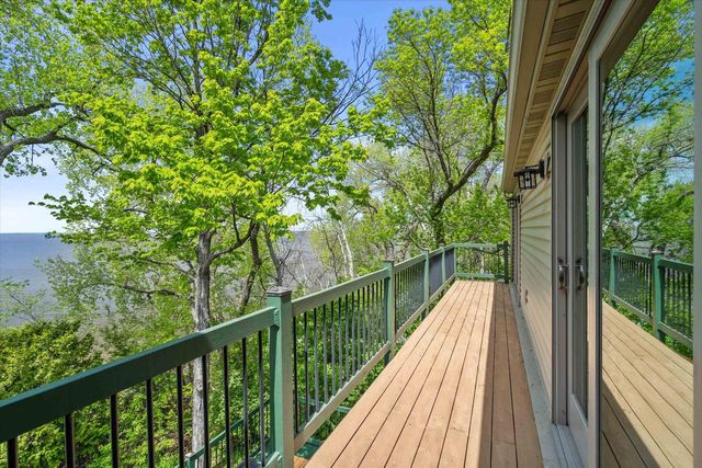 2825 NICOLET DRIVE, Green Bay, WI 54311