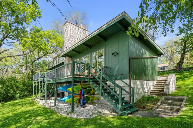2825 NICOLET DRIVE, Green Bay, WI 54311