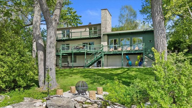 2825 NICOLET DRIVE, Green Bay, WI 54311