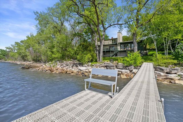 2825 NICOLET DRIVE, Green Bay, WI 54311