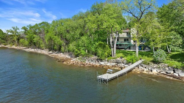 2825 NICOLET DRIVE, Green Bay, WI 54311