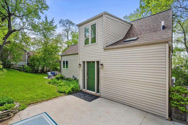 2825 NICOLET DRIVE, Green Bay, WI 54311