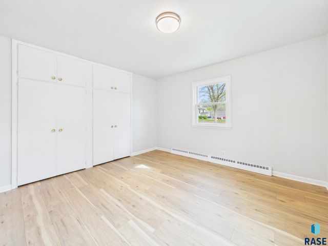 1609 W 33rd St Street, Sioux Falls, SD 57105