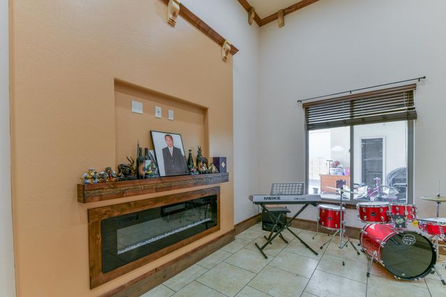 8024 Canoncito Drive NW, Albuquerque, NM 87120