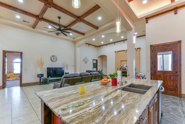 8024 Canoncito Drive NW, Albuquerque, NM 87120