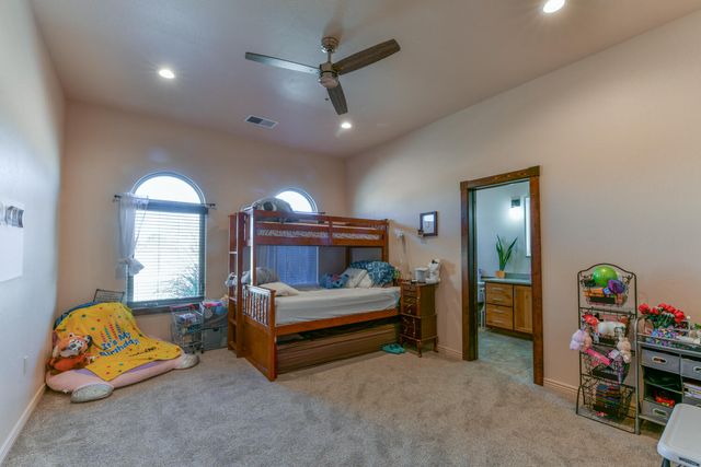 8024 Canoncito Drive NW, Albuquerque, NM 87120