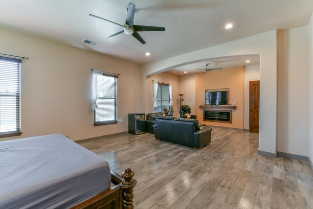 8024 Canoncito Drive NW, Albuquerque, NM 87120