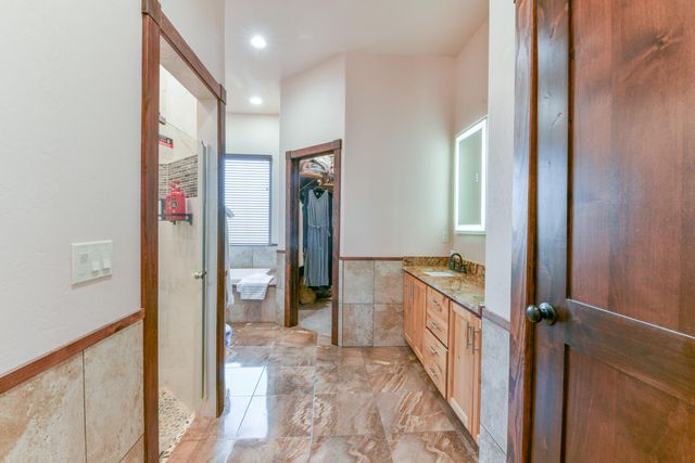 8024 Canoncito Drive NW, Albuquerque, NM 87120