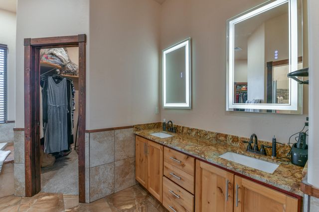 8024 Canoncito Drive NW, Albuquerque, NM 87120