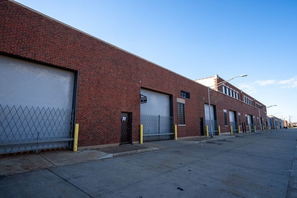 4401 W Kinzie Street, Chicago, IL 60624