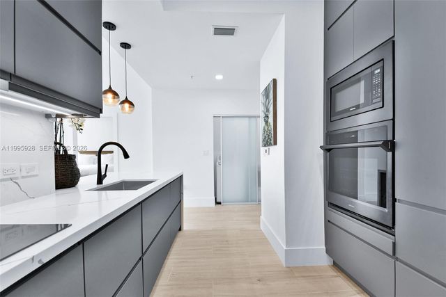 18800 NE 29th Ave PH6, Aventura, FL 33180