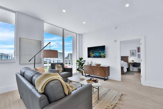 18800 NE 29th Ave PH6, Aventura, FL 33180