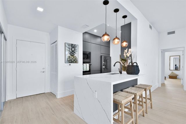 18800 NE 29th Ave PH6, Aventura, FL 33180