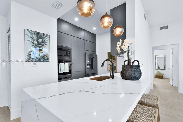 18800 NE 29th Ave PH6, Aventura, FL 33180