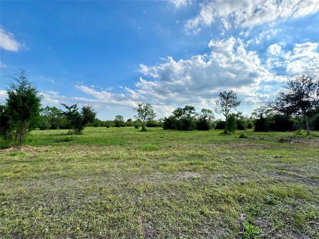 11951 7th St, Santa Fe, TX 77510