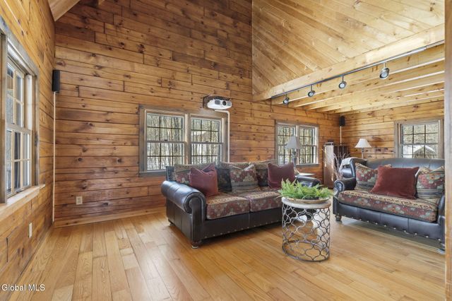 101 Turner Park Lane, Glenville, NY 12302