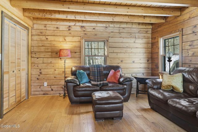 101 Turner Park Lane, Glenville, NY 12302