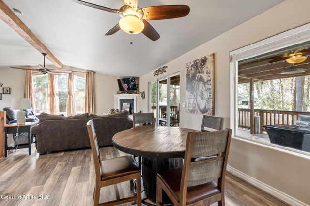 10675 N Lakeview Dr, Hayden Lake, ID 83835