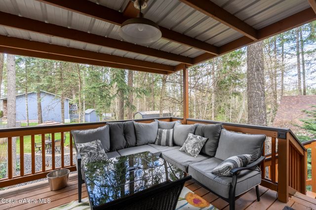 10675 N Lakeview Dr, Hayden Lake, ID 83835