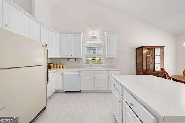 953 Natural Brook Trail, Lawrenceville, GA 30045