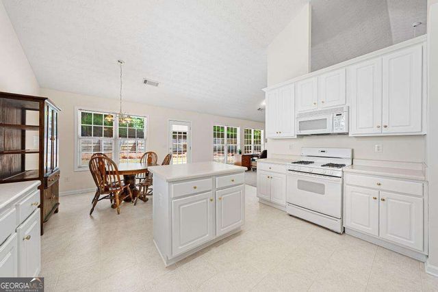 953 Natural Brook Trail, Lawrenceville, GA 30045