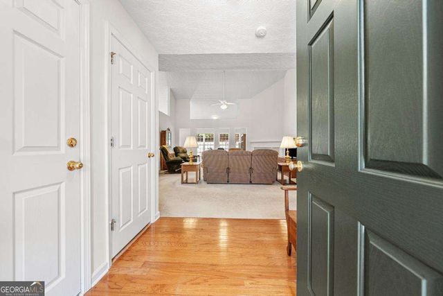 953 Natural Brook Trail, Lawrenceville, GA 30045