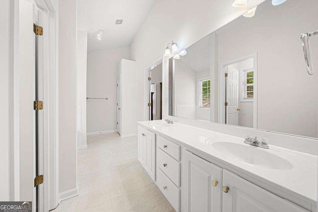 953 Natural Brook Trail, Lawrenceville, GA 30045