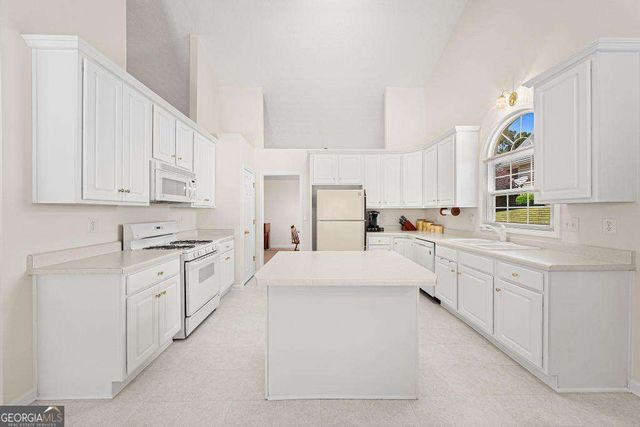 953 Natural Brook Trail, Lawrenceville, GA 30045