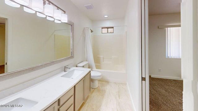 2574 W Southern Star Drive, Tucson, AZ 85713