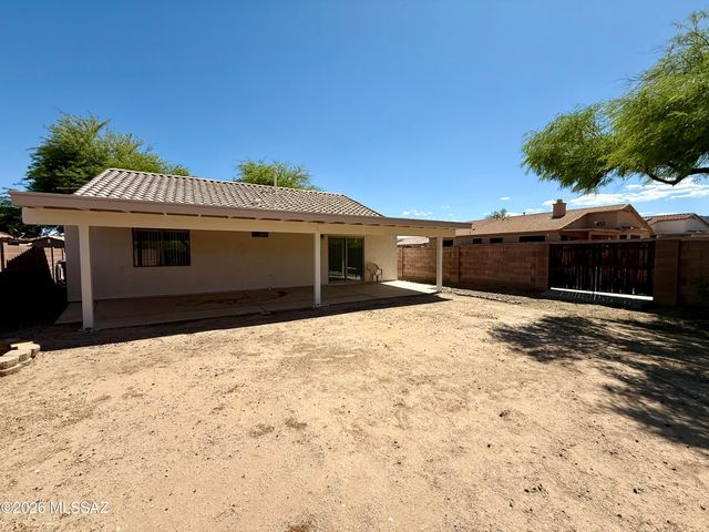 2574 W Southern Star Drive, Tucson, AZ 85713