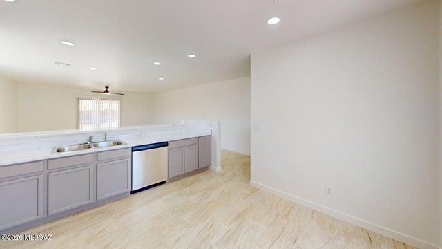 2574 W Southern Star Drive, Tucson, AZ 85713