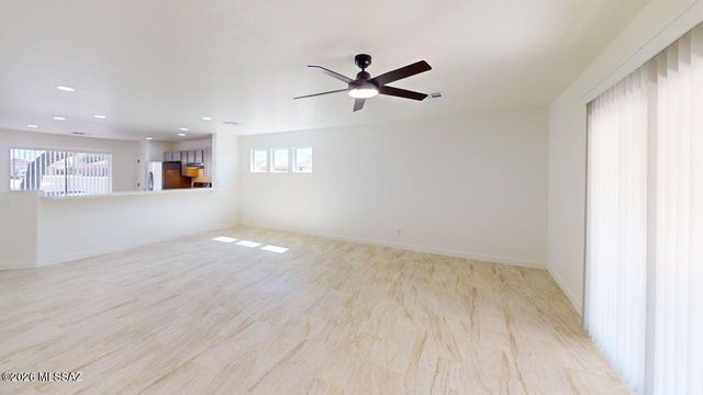 2574 W Southern Star Drive, Tucson, AZ 85713