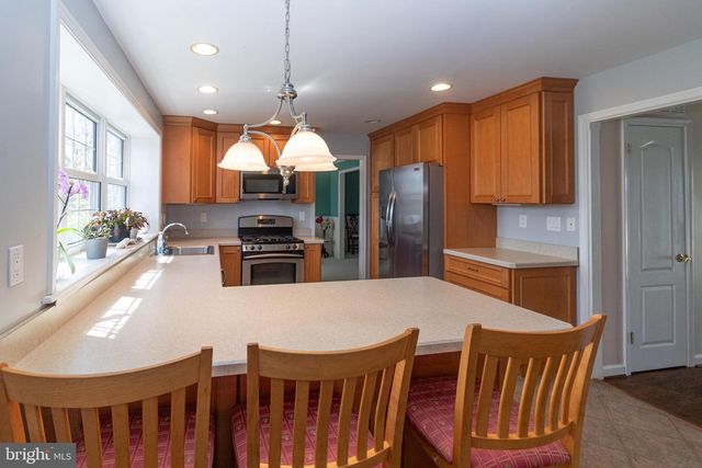 832 COTSWOLD RD, Somerdale, NJ 08083