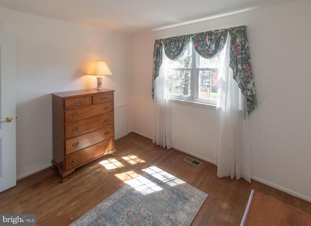 832 COTSWOLD RD, Somerdale, NJ 08083