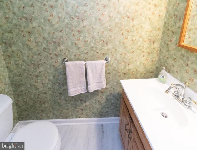 832 COTSWOLD RD, Somerdale, NJ 08083