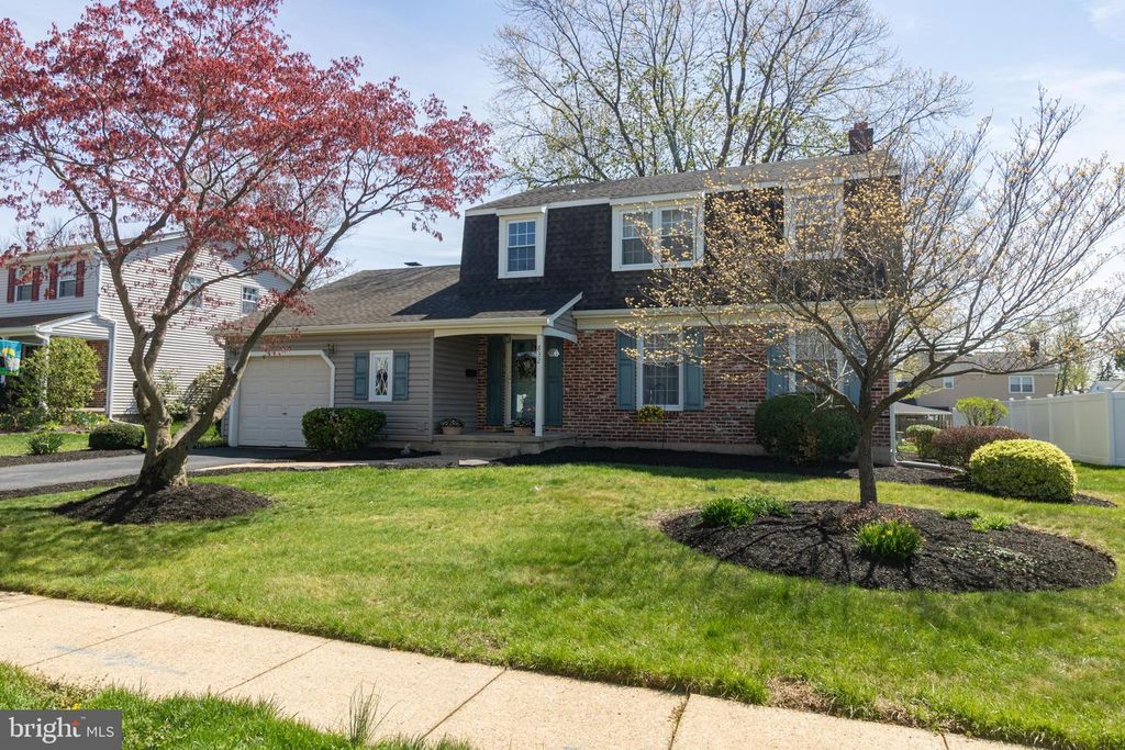 832 COTSWOLD RD, Somerdale, NJ 08083