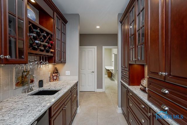 3339 Swan Ridge Lane, Maumee, OH 43537