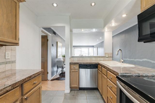 6000 N Brookline Avenue 62, Oklahoma City, OK 73112