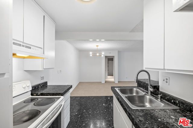 355 S Los Robles Avenue 210, Pasadena, CA 91101
