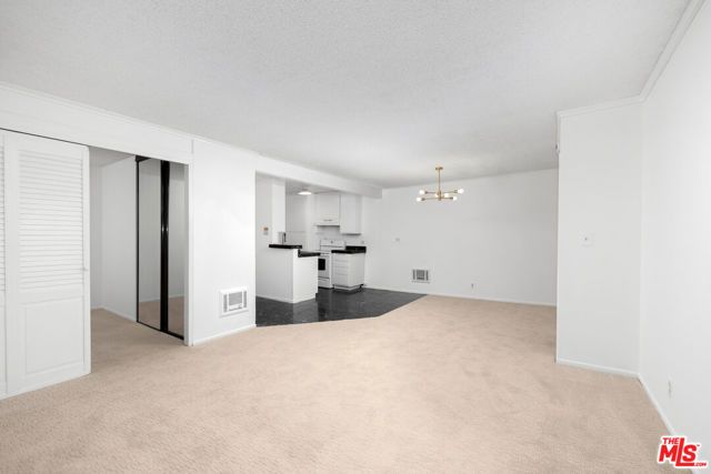 355 S Los Robles Avenue 210, Pasadena, CA 91101