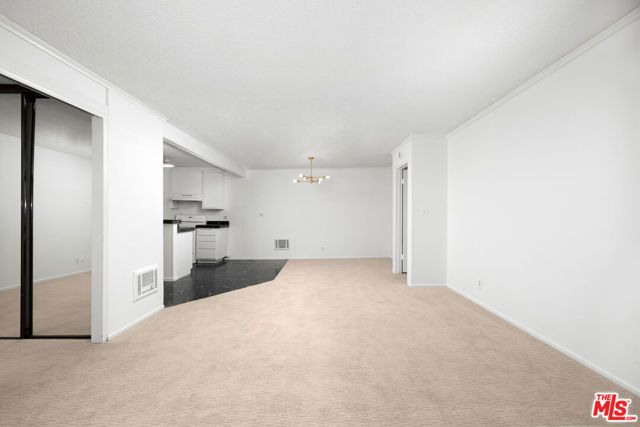 355 S Los Robles Avenue 210, Pasadena, CA 91101