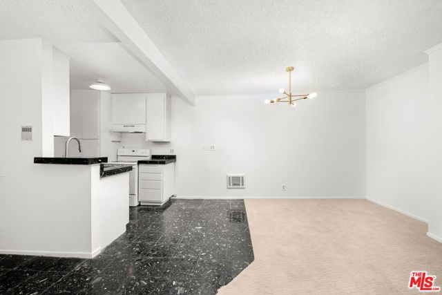 355 S Los Robles Avenue 210, Pasadena, CA 91101