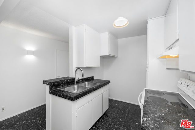 355 S Los Robles Avenue 210, Pasadena, CA 91101