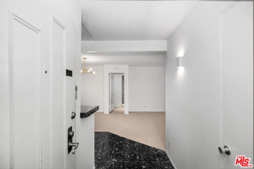 355 S Los Robles Avenue 210, Pasadena, CA 91101