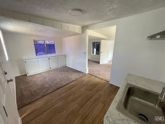 931 Texas Street, Bakersfield, CA 93307