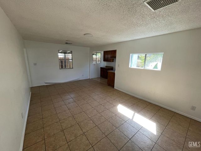 931 Texas Street, Bakersfield, CA 93307