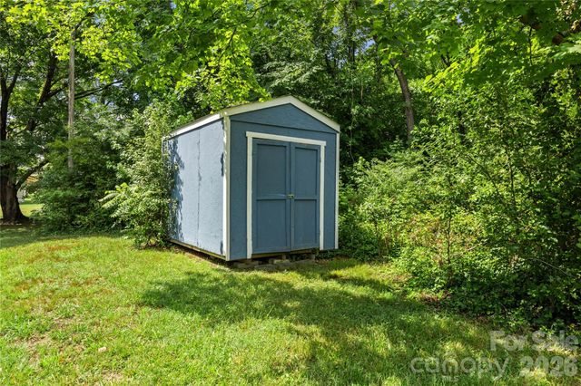 1345 Old Salisbury Road, Statesville, NC 28625