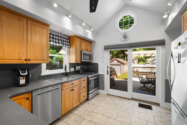 55 Winthrop Ave, Beverly, MA 01915